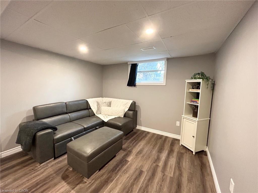 Lower Unit-4 Fernwood Place, Kitchener, ON - Indoor Photo Showing Basement