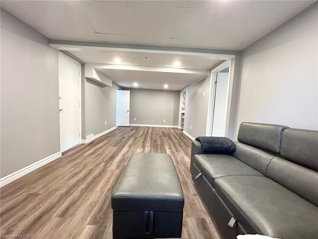 Lower Unit-4 Fernwood Place, Kitchener, ON - Indoor Photo Showing Other Room