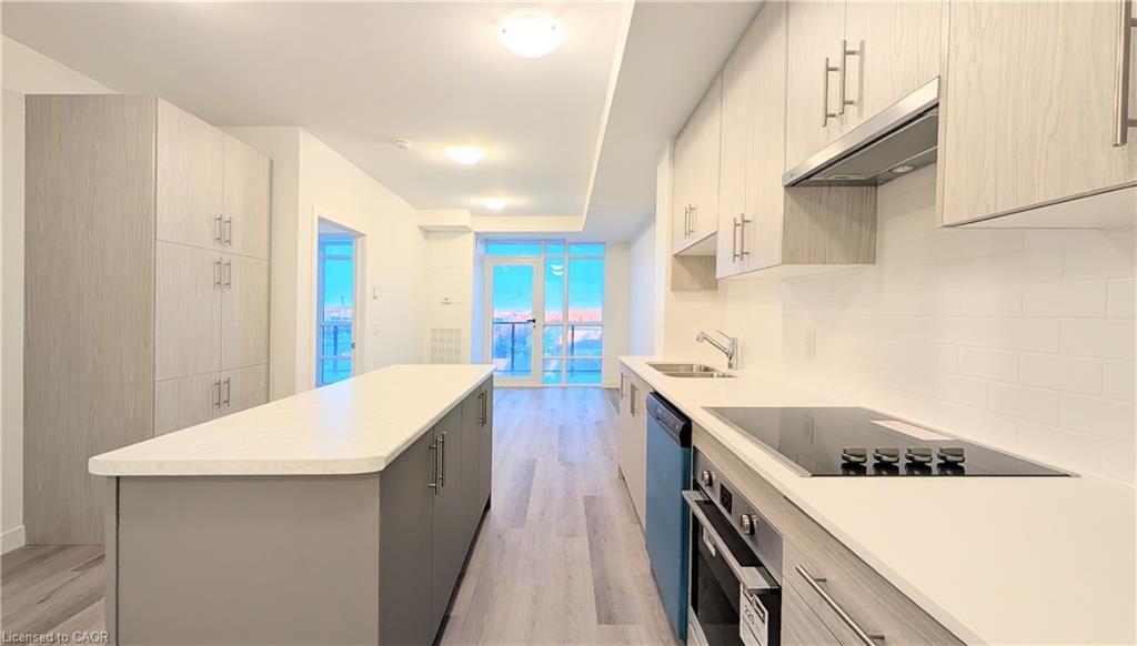 526-461 Green Road, Stoney Creek, ON - Indoor Photo Showing Kitchen With Upgraded Kitchen