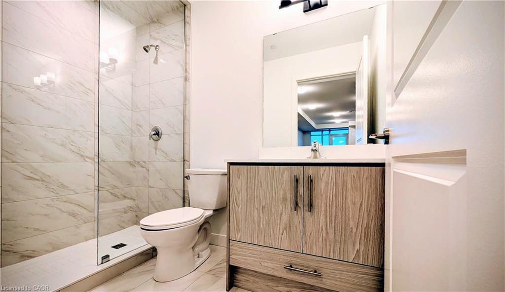 526-461 Green Road, Stoney Creek, ON - Indoor Photo Showing Bathroom