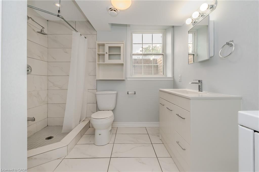 103-58 Beverly Street, Cambridge, ON - Indoor Photo Showing Bathroom