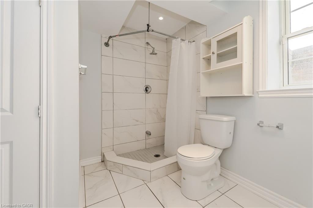 103-58 Beverly Street, Cambridge, ON - Indoor Photo Showing Bathroom