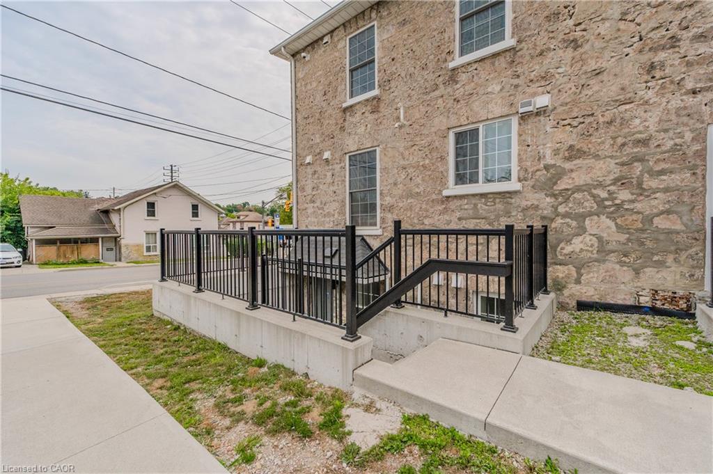 103-58 Beverly Street, Cambridge, ON - Outdoor