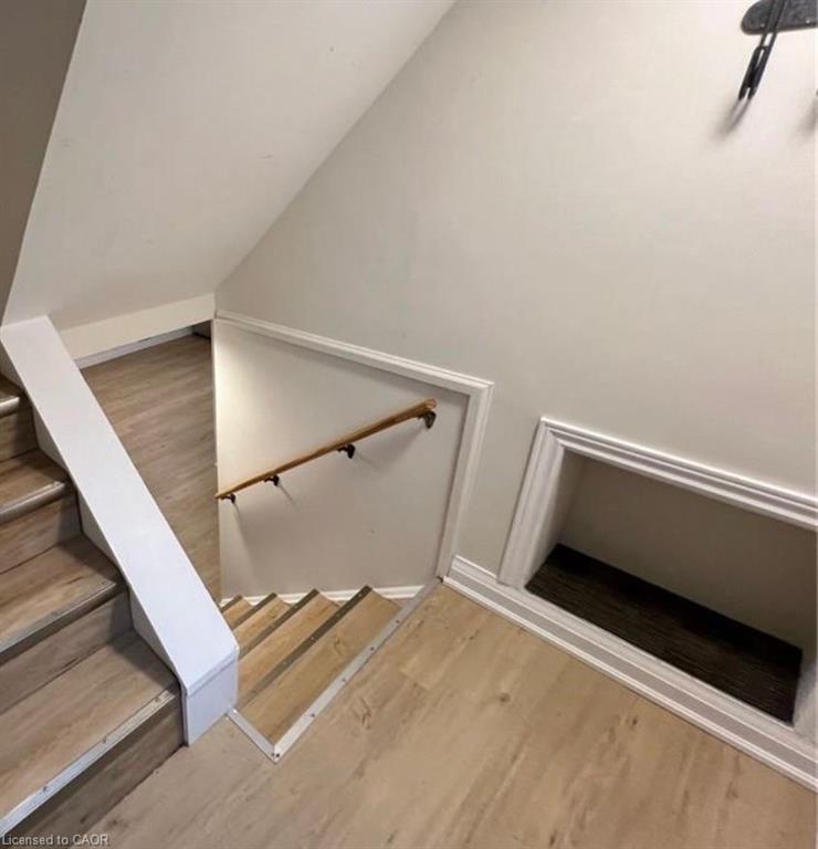 Lower-346 East 15Th Street, Hamilton, ON - Indoor Photo Showing Other Room