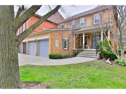 11-4211 Millcroft Park Drive Burlington, ON L7M 3Y9