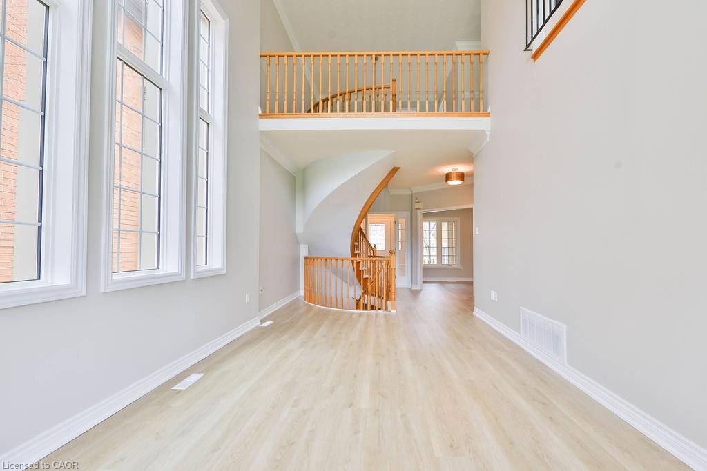 11-4211 Millcroft Park Drive, Burlington, ON - Indoor Photo Showing Other Room