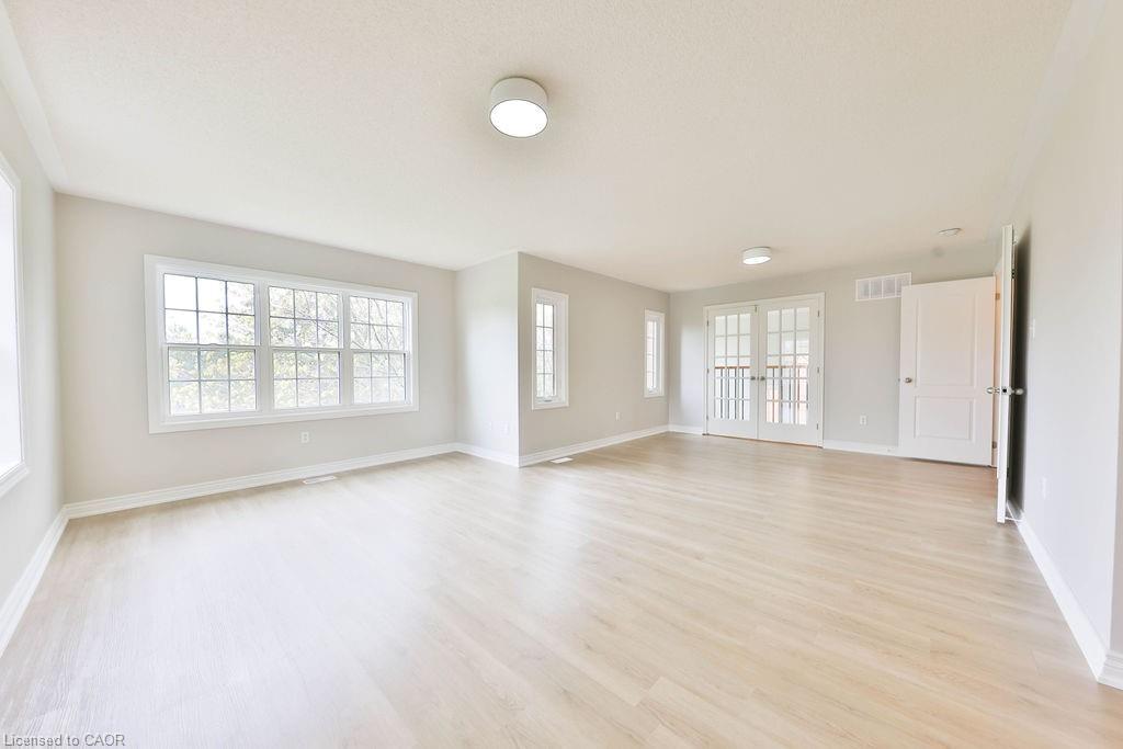 11-4211 Millcroft Park Drive, Burlington, ON - Indoor Photo Showing Other Room
