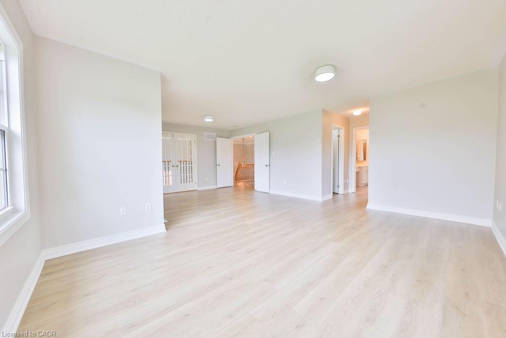 11-4211 Millcroft Park Drive, Burlington, ON - Indoor Photo Showing Other Room