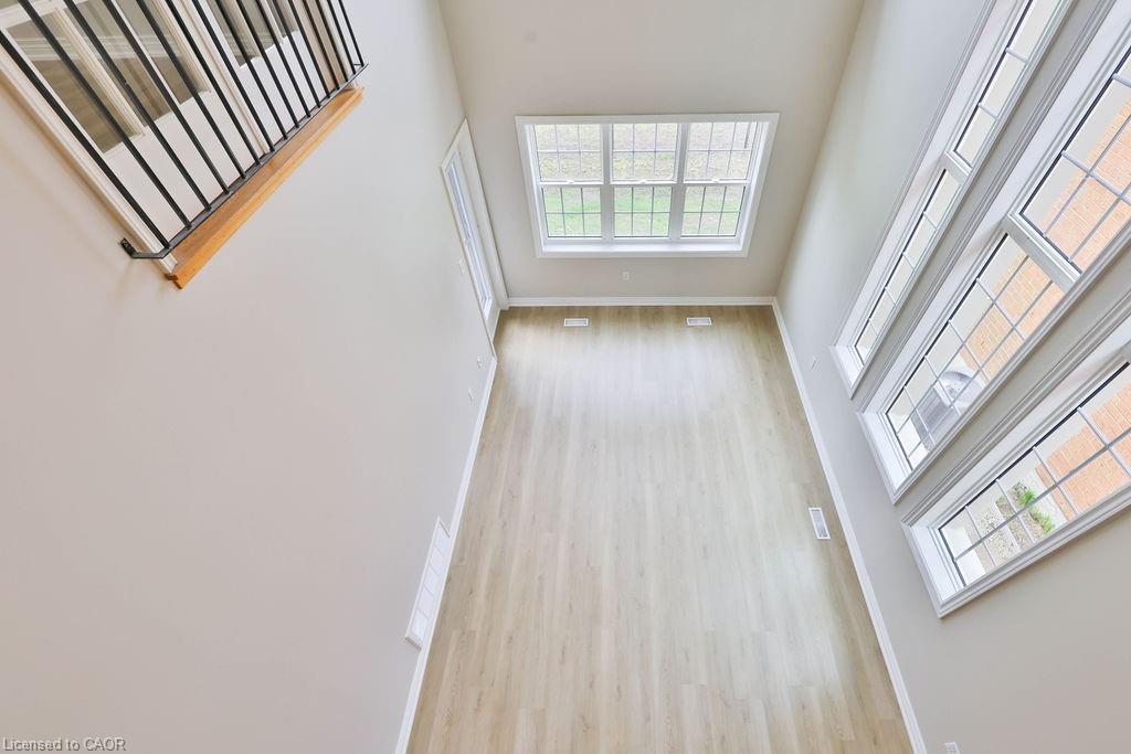 11-4211 Millcroft Park Drive, Burlington, ON - Indoor Photo Showing Other Room