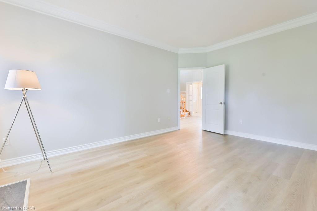 11-4211 Millcroft Park Drive, Burlington, ON - Indoor Photo Showing Other Room