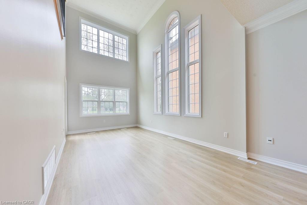 11-4211 Millcroft Park Drive, Burlington, ON - Indoor Photo Showing Other Room