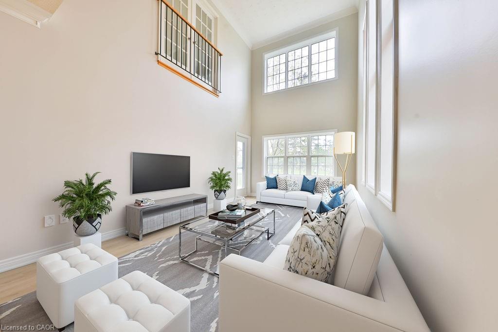 11-4211 Millcroft Park Drive, Burlington, ON - Indoor Photo Showing Living Room