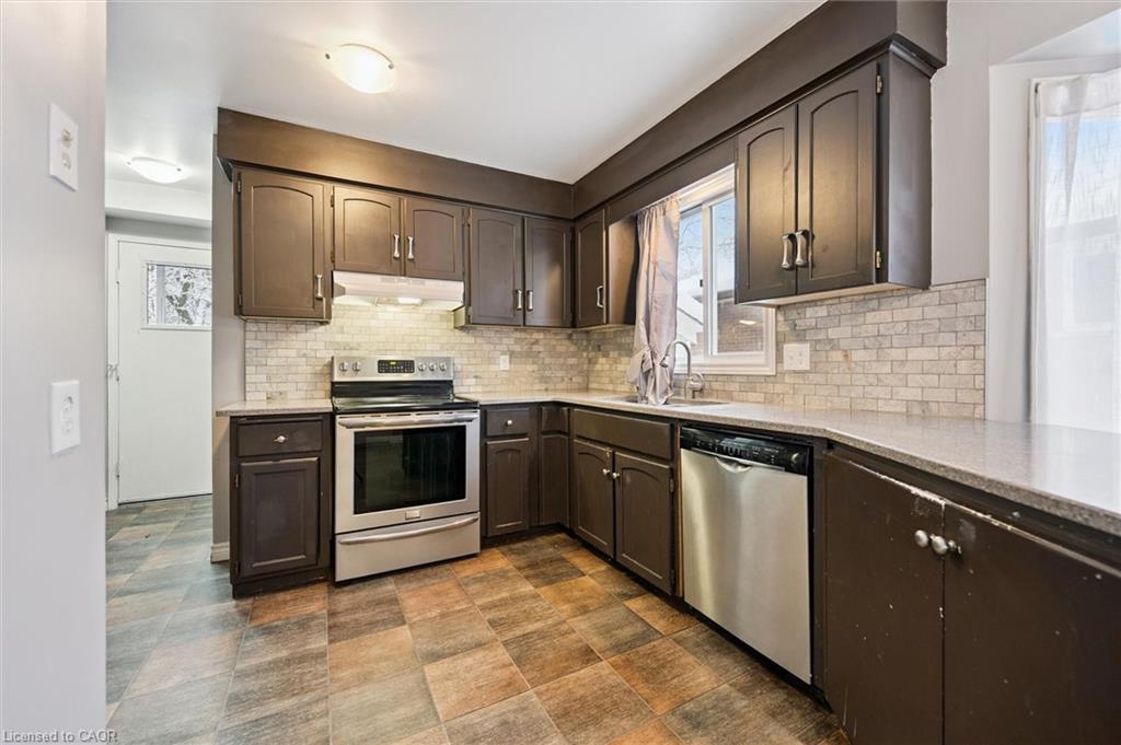 291 Patricia Avenue, Kitchener, ON - Indoor Photo Showing Kitchen
