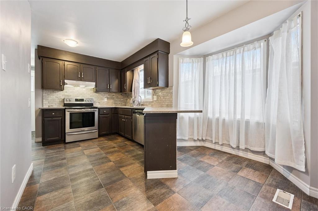 291 Patricia Avenue, Kitchener, ON - Indoor Photo Showing Kitchen With Upgraded Kitchen