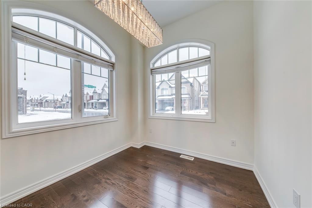 3130 Goodyear Road, Burlington, ON - Indoor Photo Showing Other Room