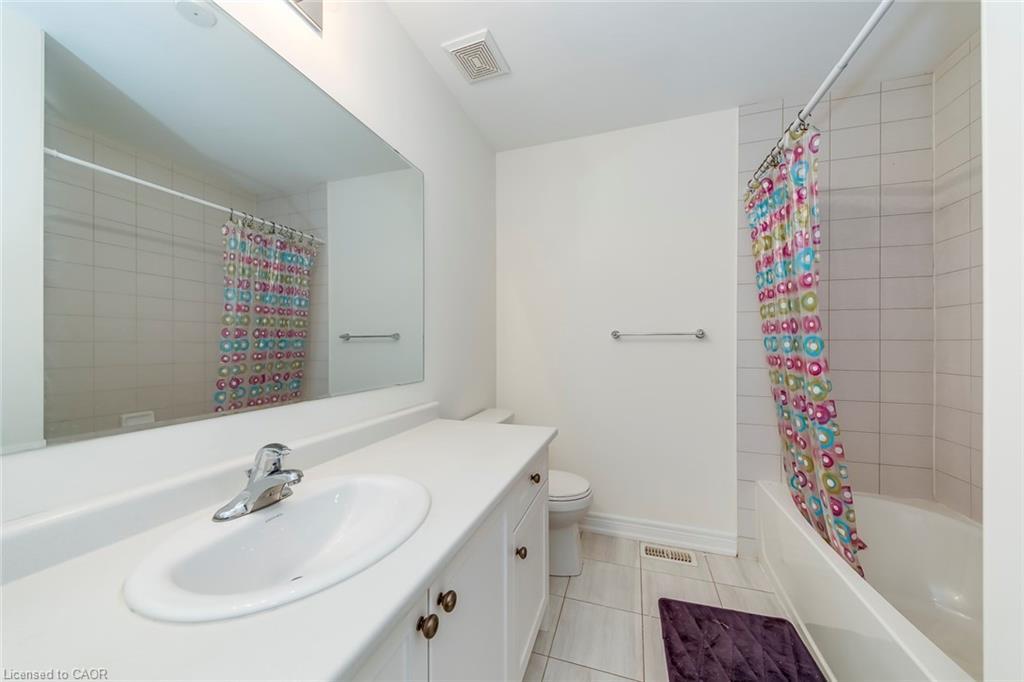 3130 Goodyear Road, Burlington, ON - Indoor Photo Showing Bathroom
