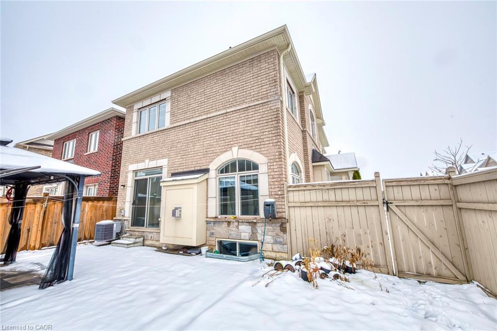 3130 Goodyear Road, Burlington, ON - Outdoor