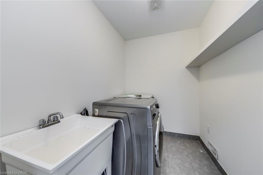 3130 Goodyear Road, Burlington, ON - Indoor Photo Showing Laundry Room