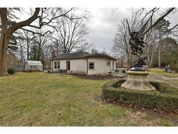 Cottage-243 Shoreacres Road Burlington, ON L7L 2H3