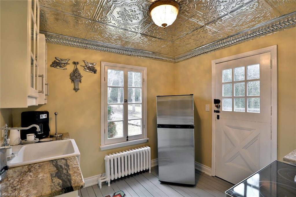 Cottage-243 Shoreacres Road, Burlington, ON - Indoor