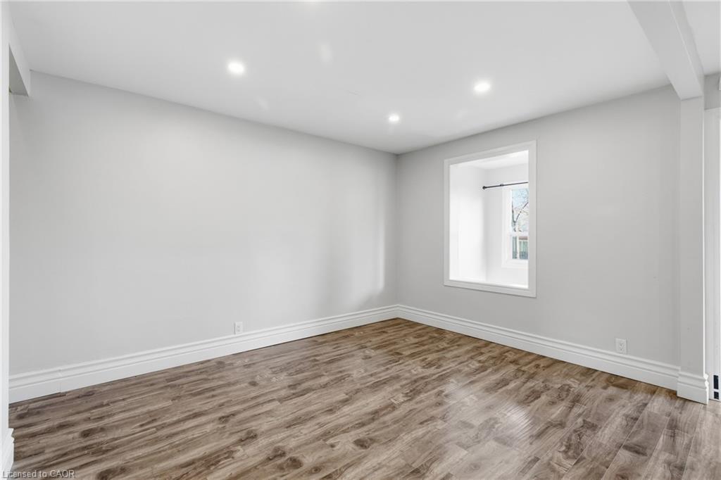 26 Bayfield Avenue, Hamilton, ON - Indoor Photo Showing Other Room