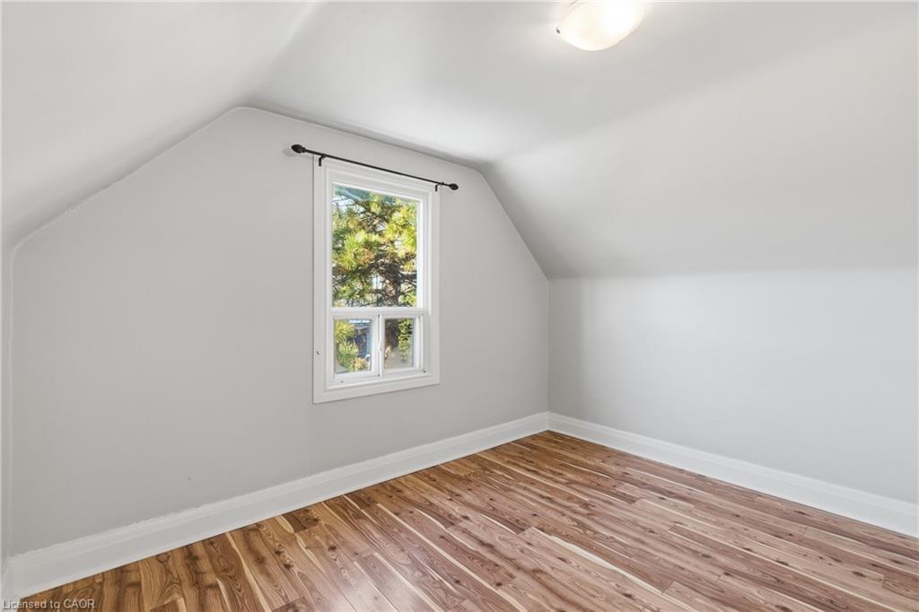 26 Bayfield Avenue, Hamilton, ON - Indoor Photo Showing Other Room
