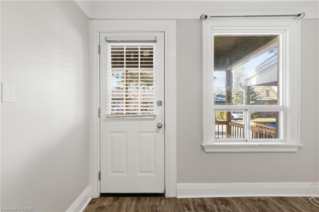 26 Bayfield Avenue, Hamilton, ON - Indoor Photo Showing Other Room