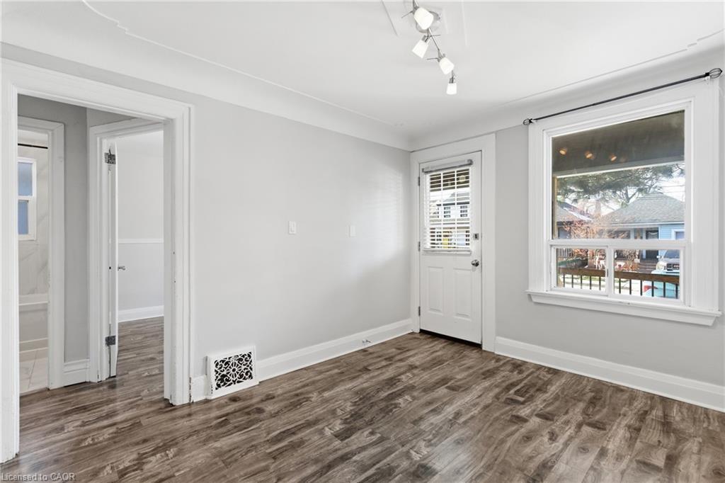26 Bayfield Avenue, Hamilton, ON - Indoor Photo Showing Other Room