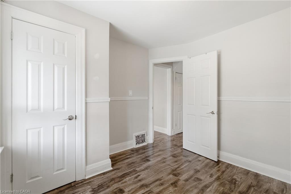 26 Bayfield Avenue, Hamilton, ON - Indoor Photo Showing Other Room