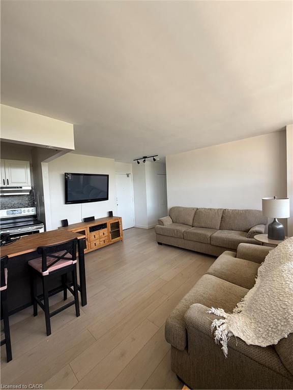 705-15 Albright Road, Stoney Creek, ON - Indoor Photo Showing Other Room