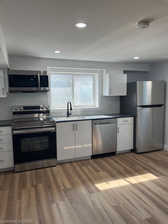 3-621 Hagar Street, Welland, ON - Indoor Photo Showing Kitchen