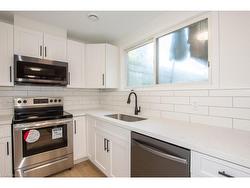 Lower-6245 Eldorado Avenue Niagara Falls, ON L2H 1S5