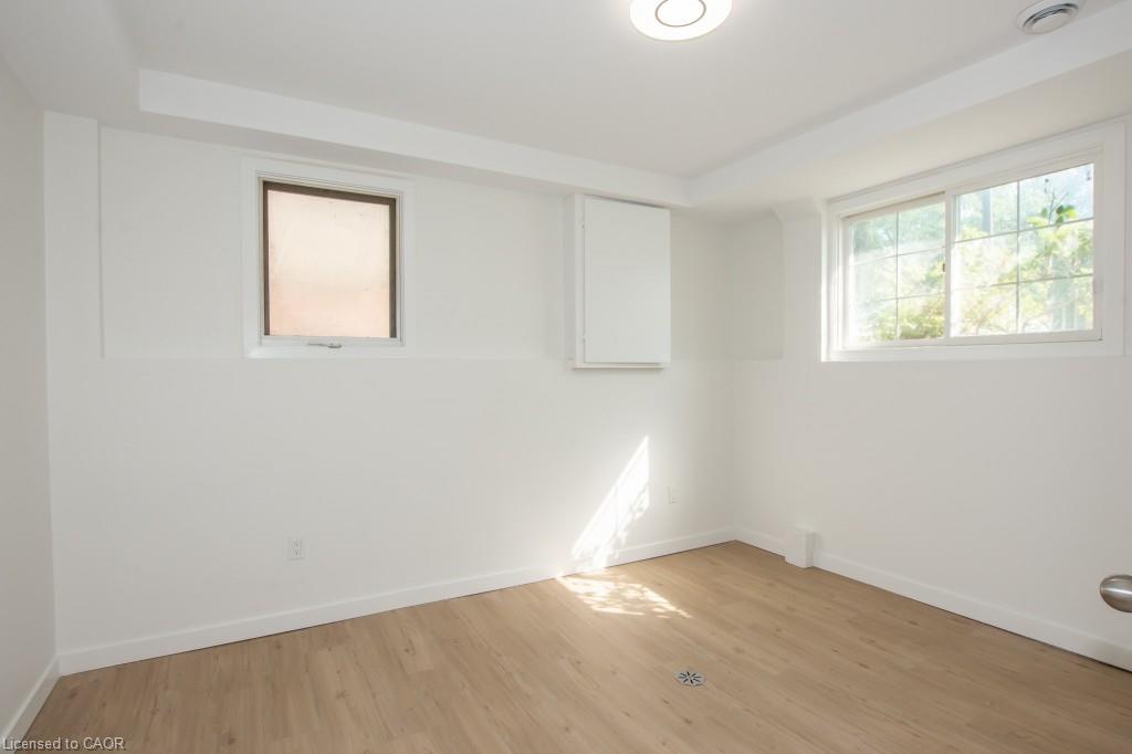 Lower-6245 Eldorado Avenue, Niagara Falls, ON - Indoor Photo Showing Other Room