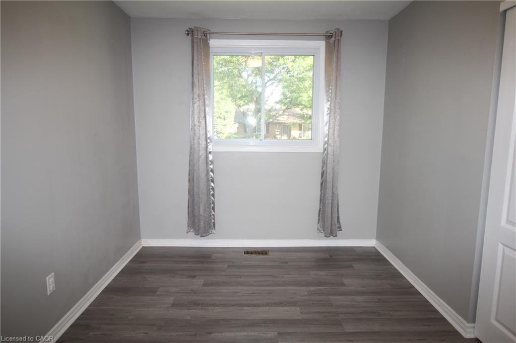 4 Purnell Drive, Hamilton, ON - Indoor Photo Showing Other Room