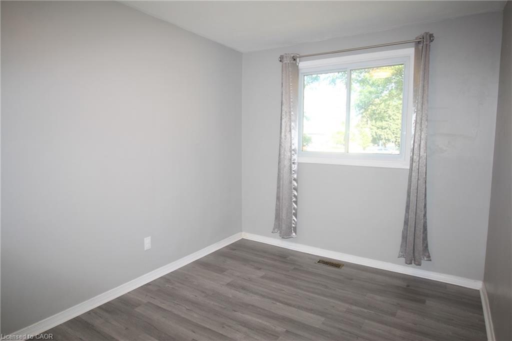 4 Purnell Drive, Hamilton, ON - Indoor Photo Showing Other Room