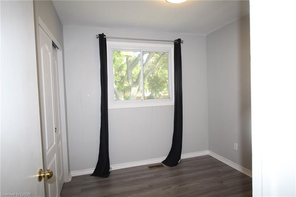 4 Purnell Drive, Hamilton, ON - Indoor Photo Showing Other Room