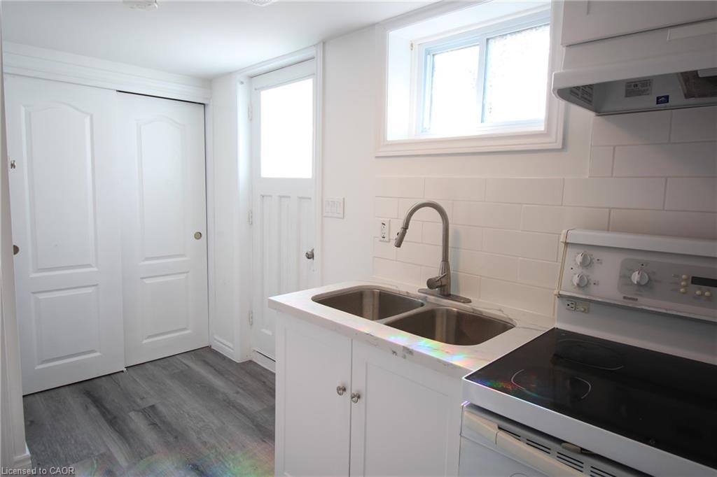 4 Purnell Drive, Hamilton, ON - Indoor Photo Showing Kitchen With Double Sink