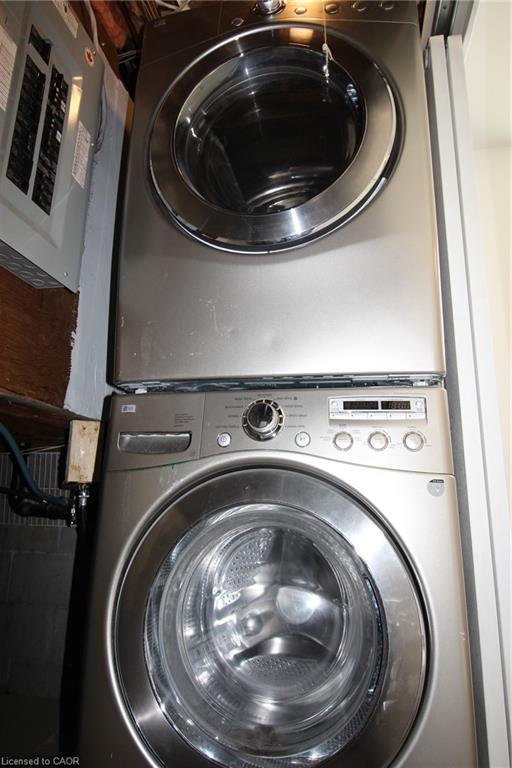 4 Purnell Drive, Hamilton, ON - Indoor Photo Showing Laundry Room