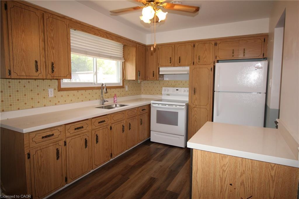 4 Purnell Drive, Hamilton, ON - Indoor Photo Showing Kitchen With Double Sink