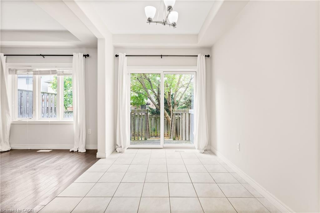 33-6 Chestnut Drive, Grimsby, ON - Indoor Photo Showing Other Room