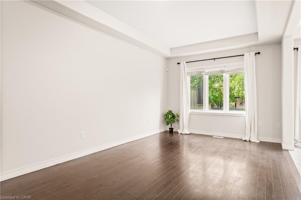 33-6 Chestnut Drive, Grimsby, ON - Indoor Photo Showing Other Room