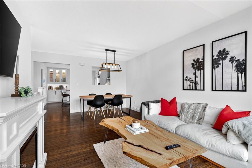 7 Anderson Crescent, Smithville, ON - Indoor Photo Showing Living Room