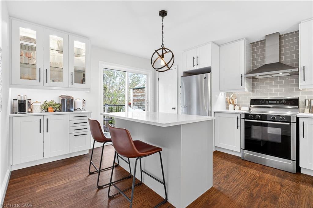 7 Anderson Crescent, Smithville, ON - Indoor Photo Showing Kitchen With Upgraded Kitchen