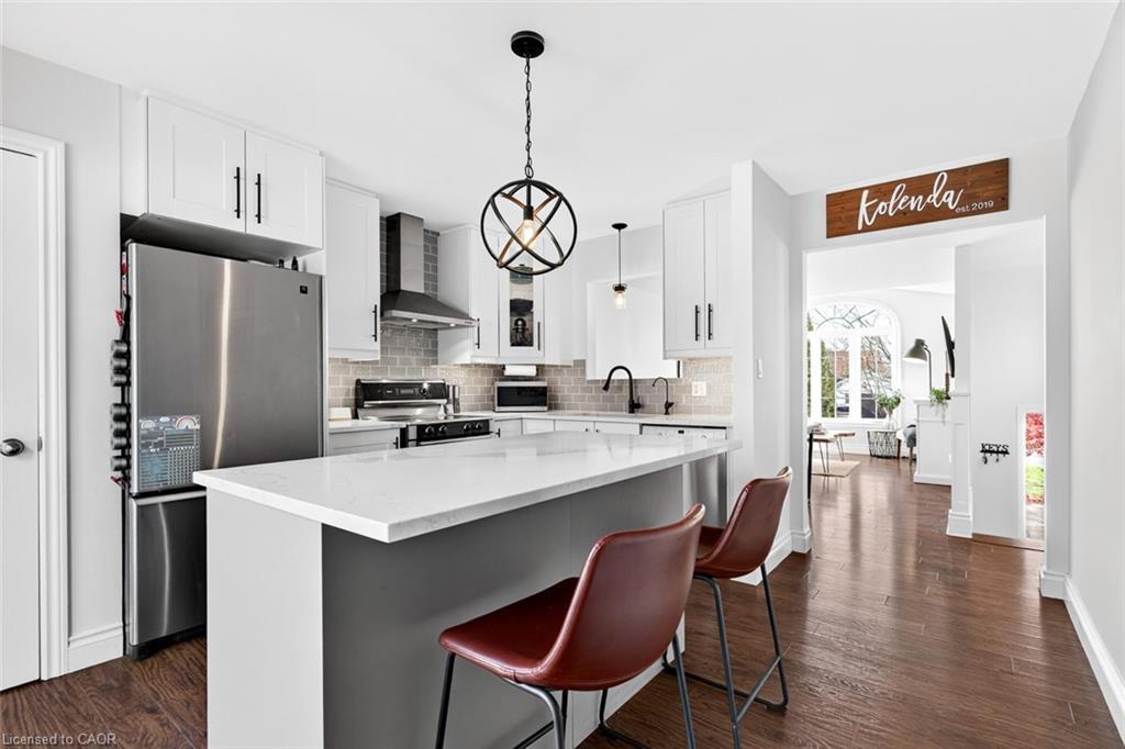 7 Anderson Crescent, Smithville, ON - Indoor Photo Showing Kitchen With Upgraded Kitchen