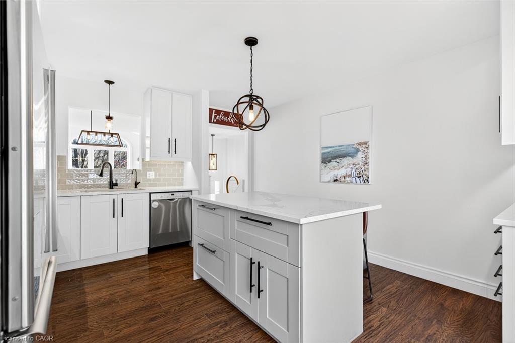 7 Anderson Crescent, Smithville, ON - Indoor Photo Showing Kitchen
