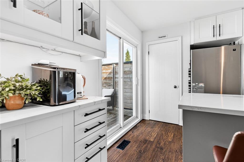 7 Anderson Crescent, Smithville, ON - Indoor Photo Showing Kitchen