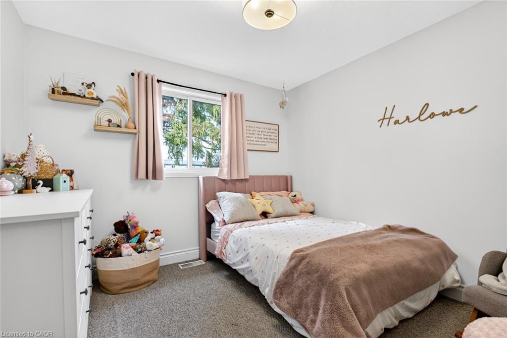 7 Anderson Crescent, Smithville, ON - Indoor Photo Showing Bedroom