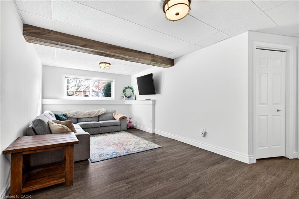 7 Anderson Crescent, Smithville, ON - Indoor Photo Showing Living Room