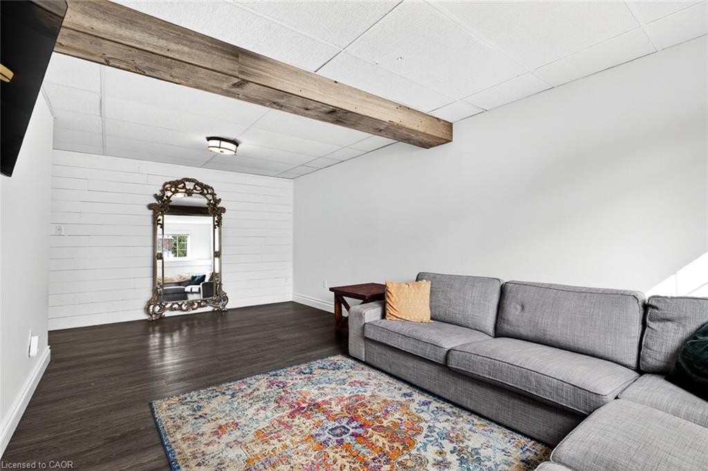 7 Anderson Crescent, Smithville, ON - Indoor Photo Showing Living Room