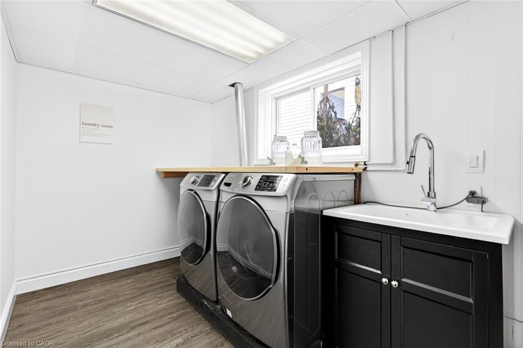 7 Anderson Crescent, Smithville, ON - Indoor Photo Showing Laundry Room